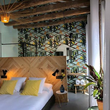 13 Suites Леон Екстериор снимка